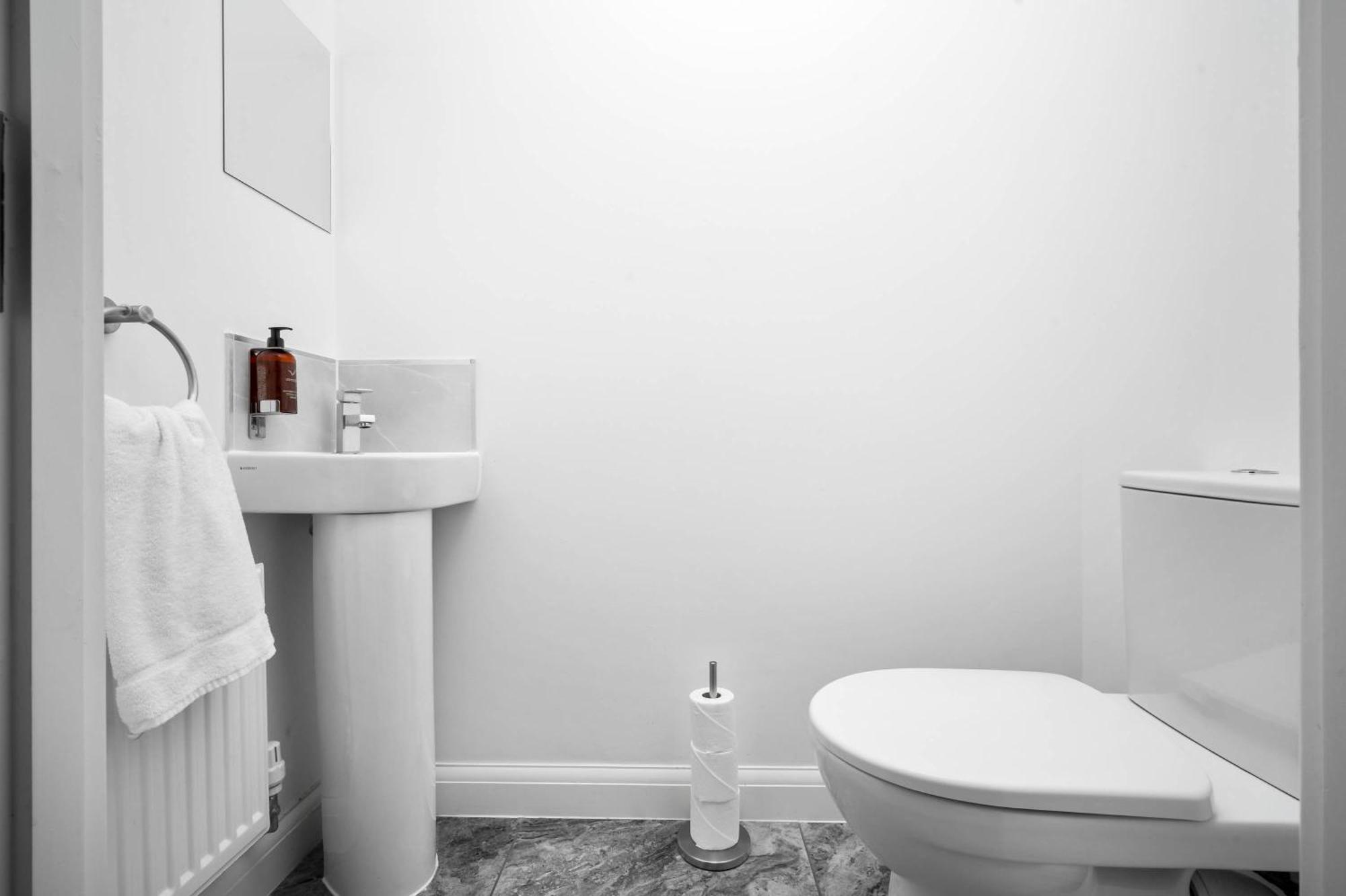 Luxury City Centre 5 Bed House With En-Suite, Bbq, On-Site Parking By Azura Nights Birmingham Bagian luar foto