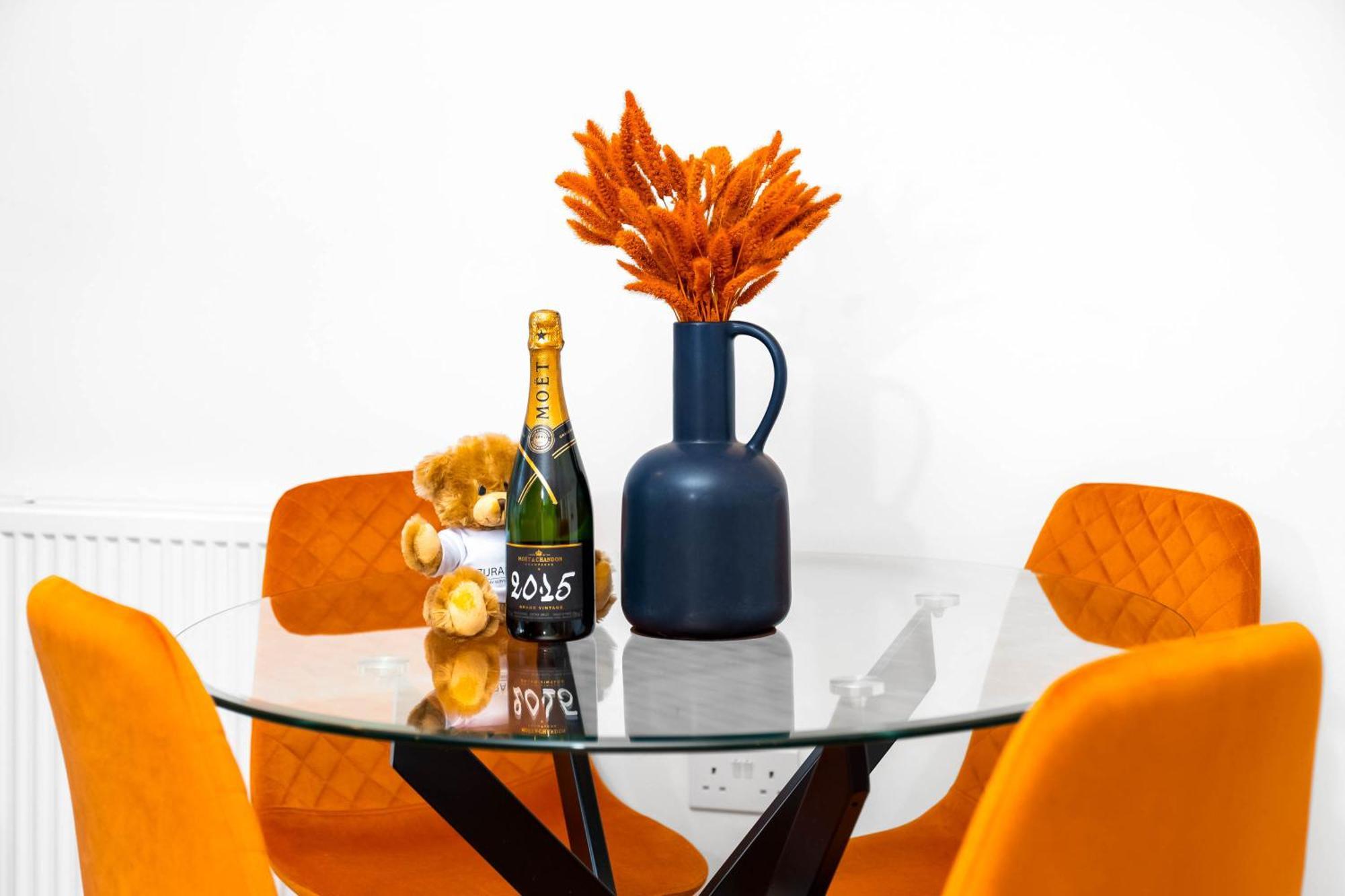Luxury City Centre 5 Bed House With En-Suite, Bbq, On-Site Parking By Azura Nights Birmingham Bagian luar foto