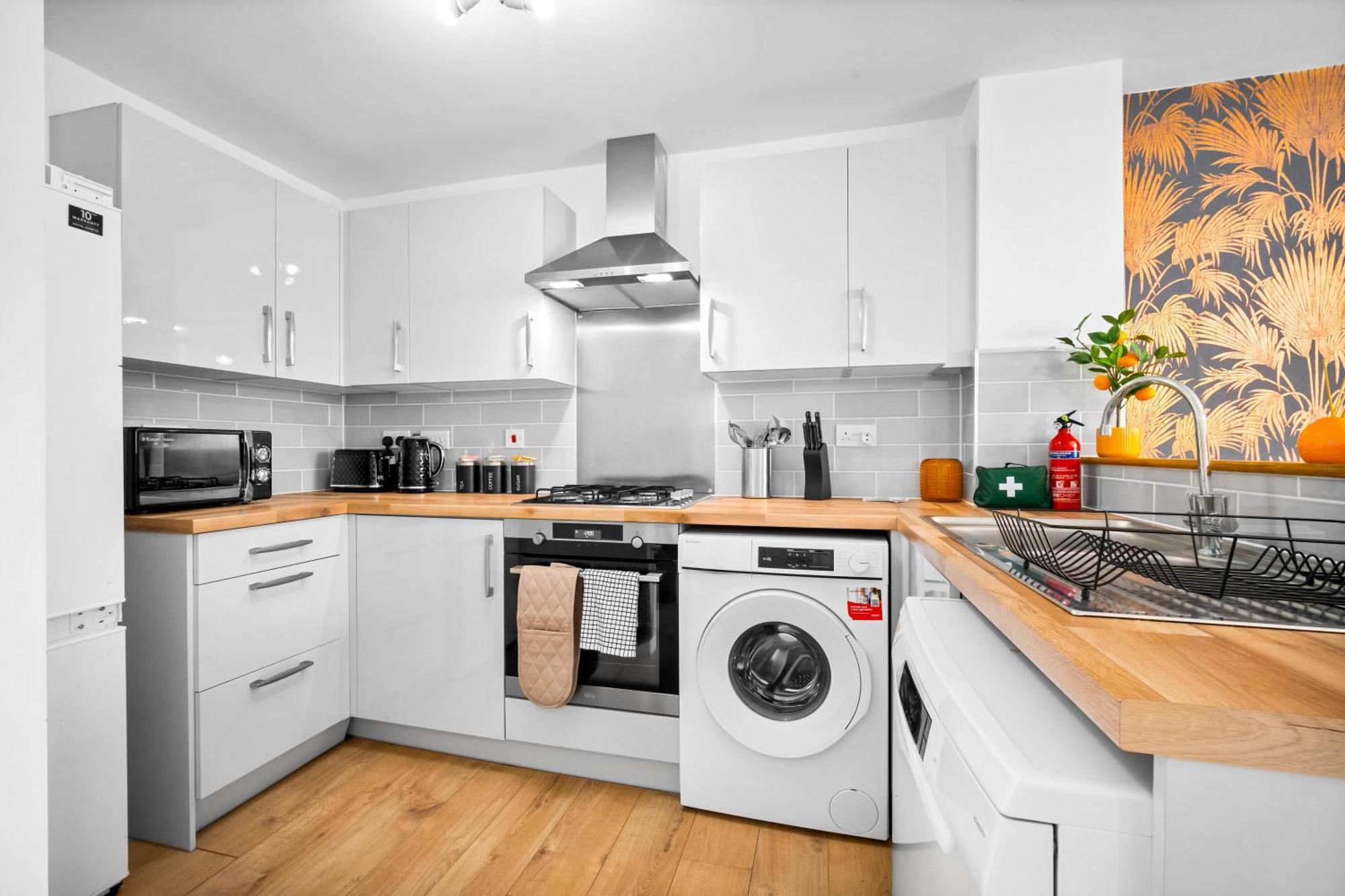 Luxury City Centre 5 Bed House With En-Suite, Bbq, On-Site Parking By Azura Nights Birmingham Bagian luar foto